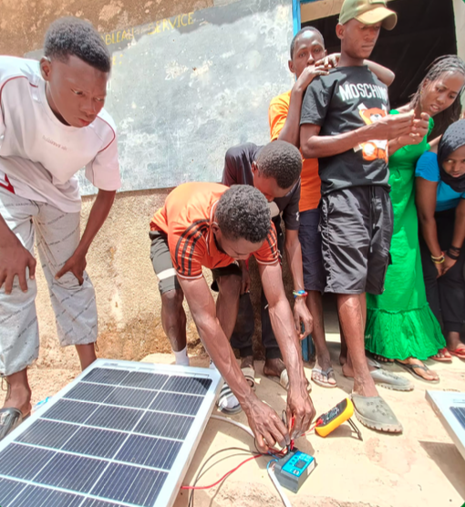 Practicas de fotovoltaica en Didnefelo